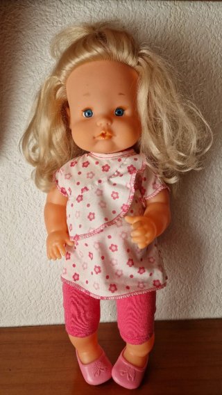 Muñeca Nenuco con ropa