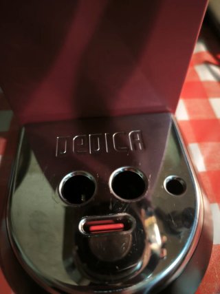 Cafetera DeLonghi Dedica. Con caja de origen.