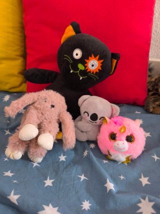 Lote de 4 peluches: gato, koala, unicornio, conejo