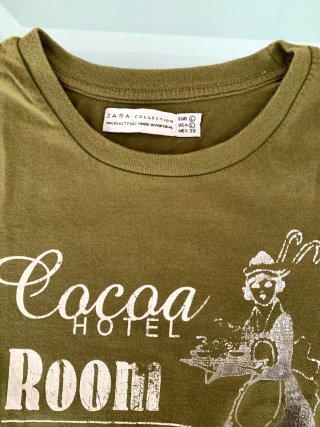 Camiseta Zara verde oliva