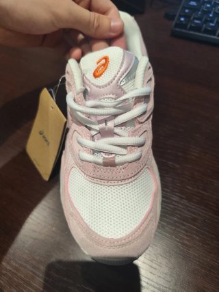Asics Gel NYC Rosas Talla 39