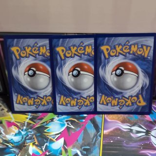 Set 3 carte Pokémon Sizzlipede, Centiskorch, Charc