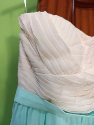 Vestido palabra de honor asimétrico