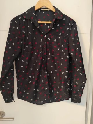 Camisa de mujer con estampado de anclas