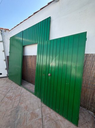 Puerta metálica 2 hojas y peatonal