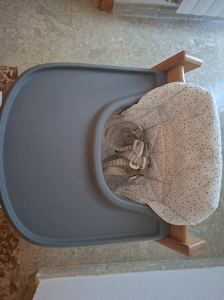 Trona evolutiva para mesa