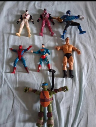 Lotto 7 Action Figures: Power Rangers, WWF, Marvel