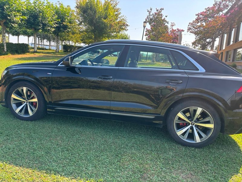 Audi Q8 2023 - foto 1