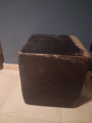 Puf de piel y pelo  Tengo 2 cada uno 30