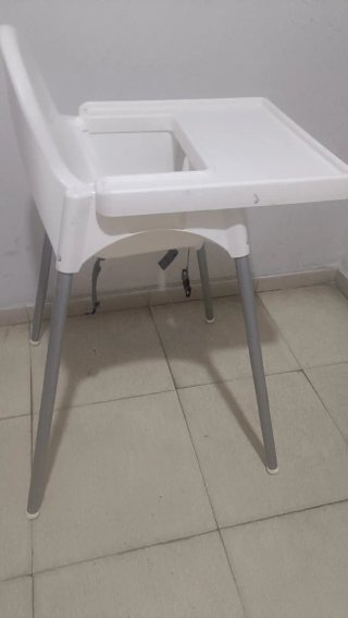 Trona de bebé blanca