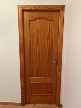Conjunto 8 puertas Pino macizas