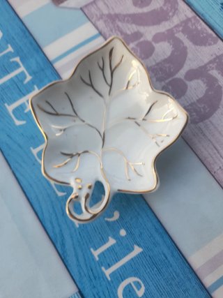 Platito decorativo hoja dorada