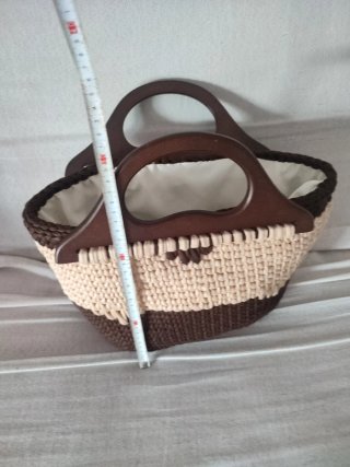 Borsa uncinetto con manici in legno