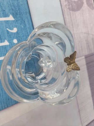 Portavelas de cristal con mariposa
