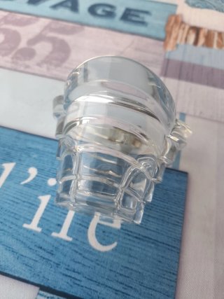 Portavelas de cristal con mariposa