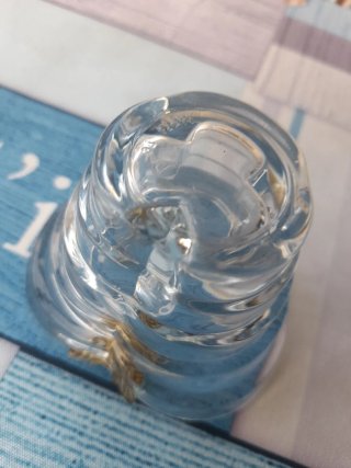 Portavelas de cristal con mariposa