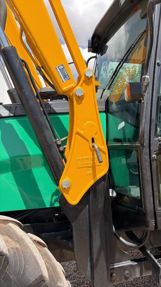 Tractor Valmet 8000 S con pala