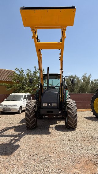 Tractor Valmet 8000 S con pala