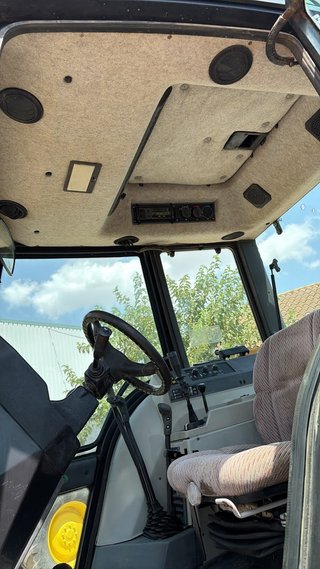 Tractor Valmet 8000 S con pala
