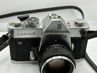 Cámara Analógica Yashica TL Electro X con objetivo