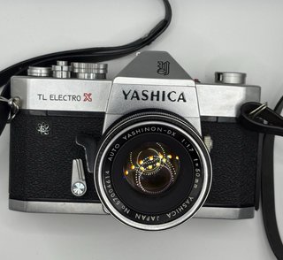 Cámara Analógica Yashica TL Electro X con objetivo