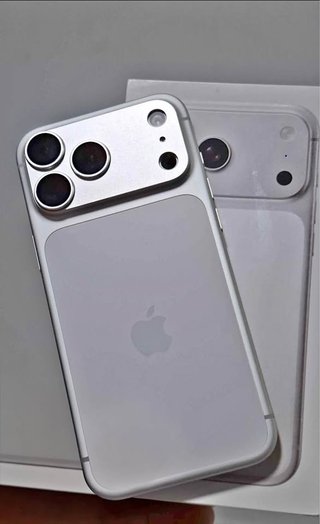 iPhone 17 Pro Max Silver