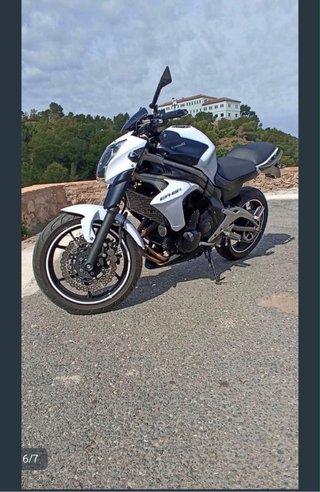 Kawasaki ER6N Blanca y Negra