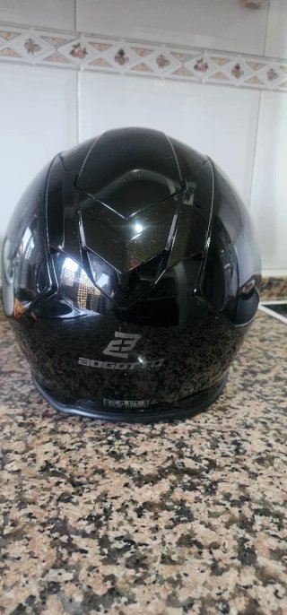 Casco de moto negro Bogotto