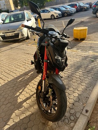 Honda CB 750 Hornet Negra/Roja