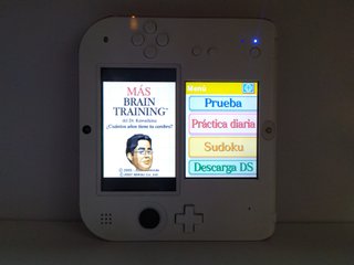 Nintendo 2DS Blanca Roja NO Carga + Juego (LEED)
