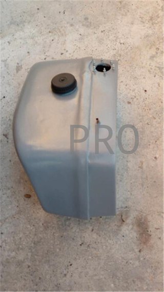 depósito de gasolina cuadrado Seat 600