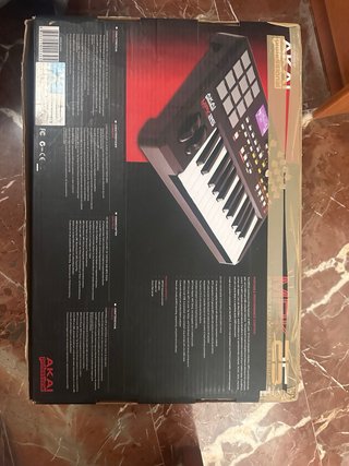 Akai MPK25 MIDI + caja original + cables