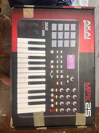 Akai MPK25 MIDI + caja original + cables
