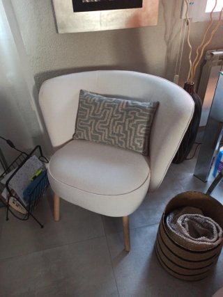 Butaca de tela y madera