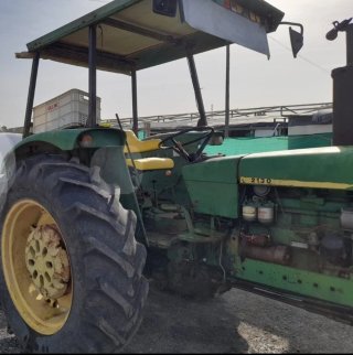 Tractor con cisterna 5000L