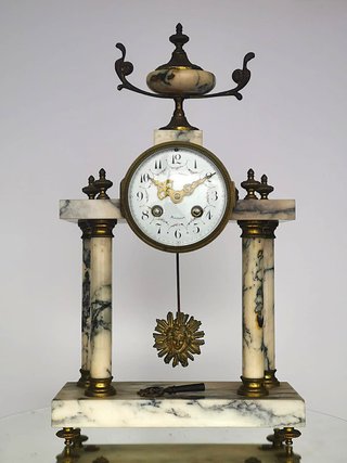 Reloj pórtico antiguo mármol y bronce con péndulo