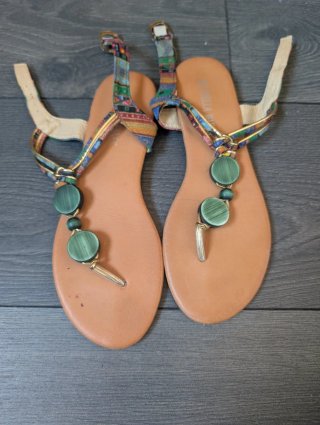Sandalias verdes y multicolor 38