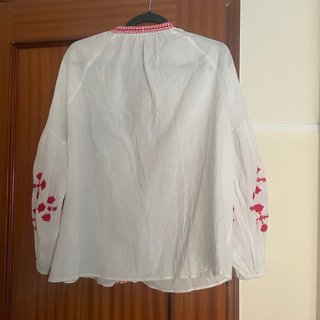 Blusa ZARA bordada roja y blanca Talla S