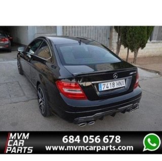 Salidas dobles de escape Mercedes tipo C63