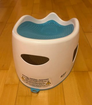 Asiento bañera bebé azul y blanco
