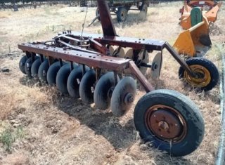 Grada de discos agrícola