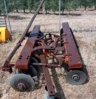 Grada de discos agrícola
