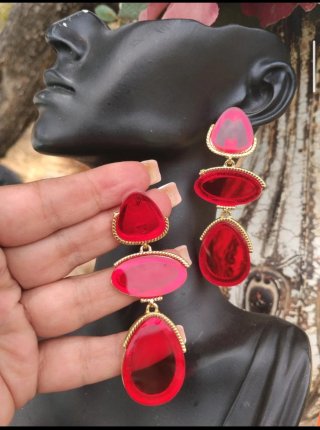 Pendientes largos rojos y rosas
