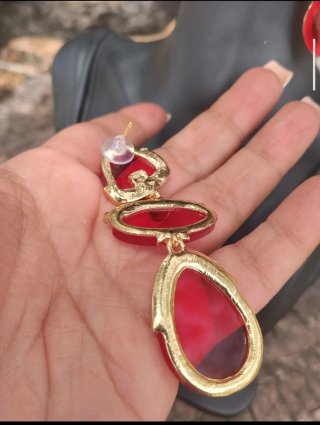 Pendientes largos rojos y rosas