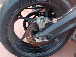 Rueda moto Triumph