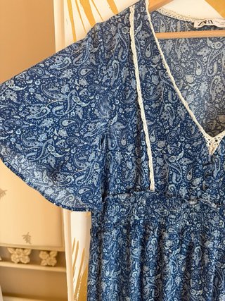 Vestido Zara azul estampado talla M