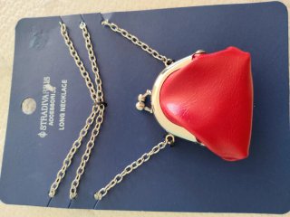 Collar monedero corazón rojo Stradivarius