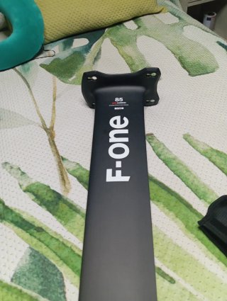 Mástil F-one UHM Carbon 85cm titán 2 12 mm