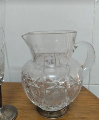 Jarra y Copa de Cristal Tallado Antiguo
