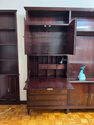 Mueble de salón madera y cristal